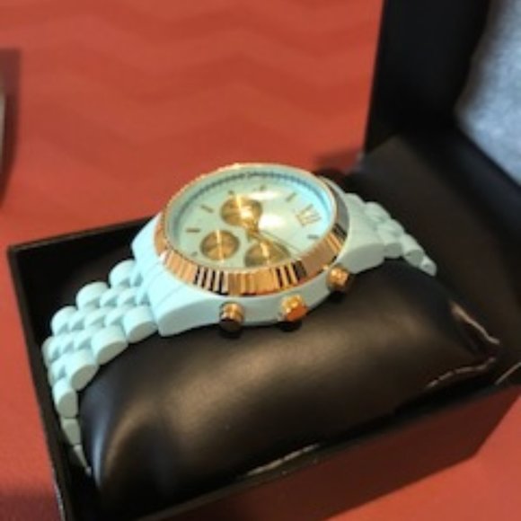 Watch - Picture 2 of 7